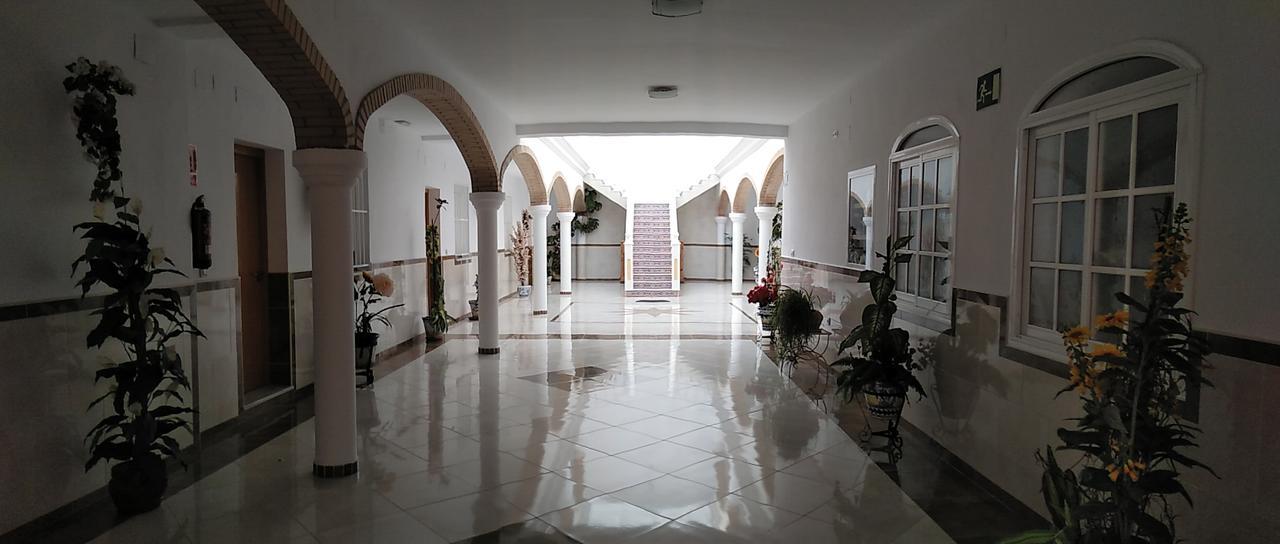 Hotel Hostal Los Arcos Chipiona Exterior foto
