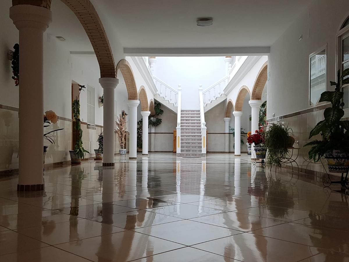 Hotel Hostal Los Arcos Chipiona Exterior foto